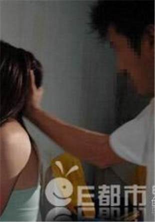 国产剧情偷闻女邻居内裤播放