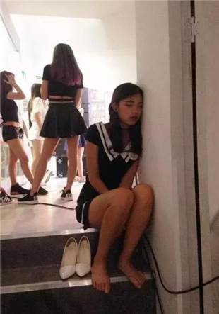 出差住同房被绝伦上司中出