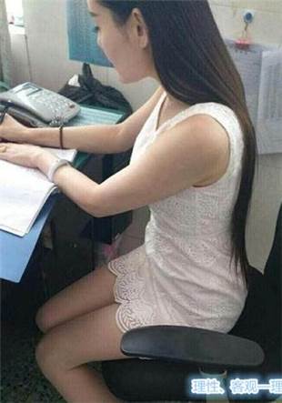 人妻出差与上司同床共枕