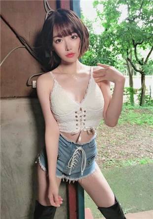 住隔壁高傲人妻深田咏美