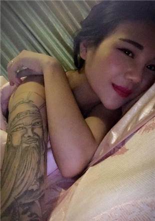 边做边和闺蜜通电话