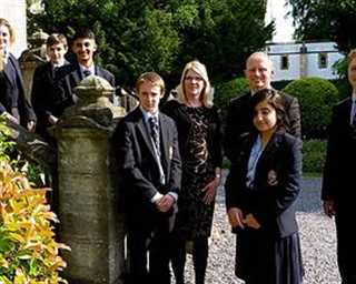 交换学校：阶级分化